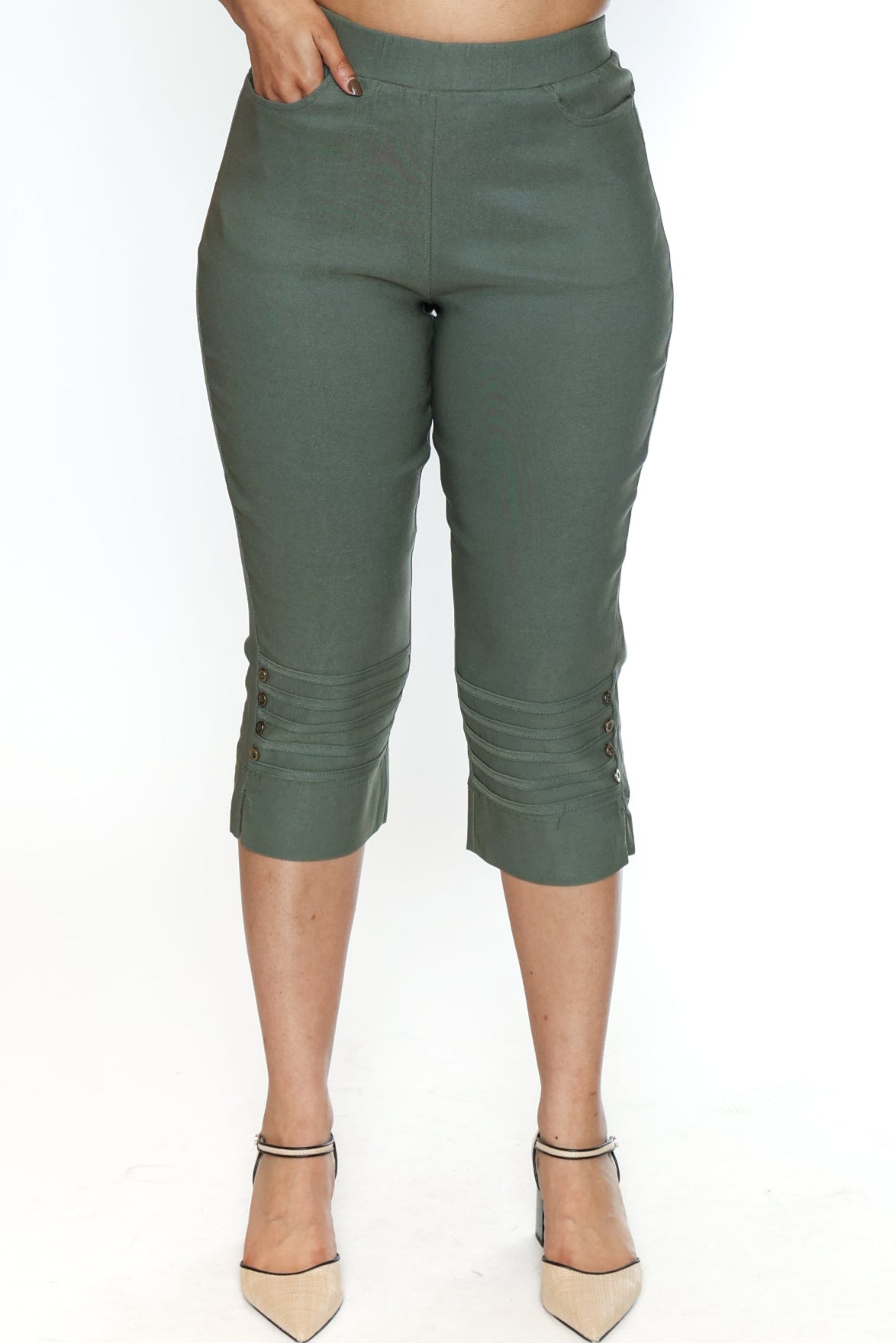 Button Detail Capri Pants