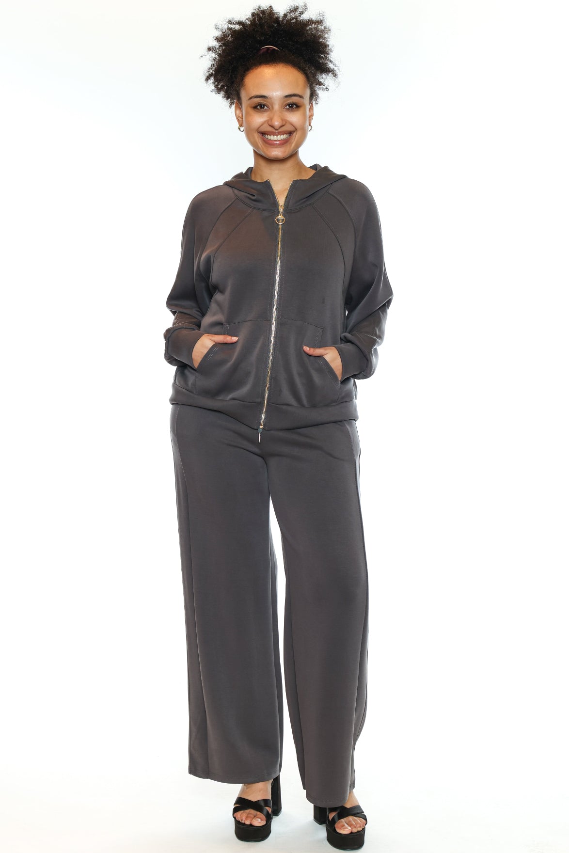 Everyday Wide Leg Pull-On Pant
