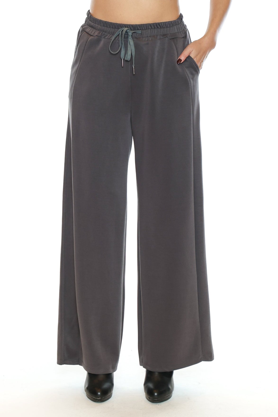 Everyday Wide Leg Pull-On Pant