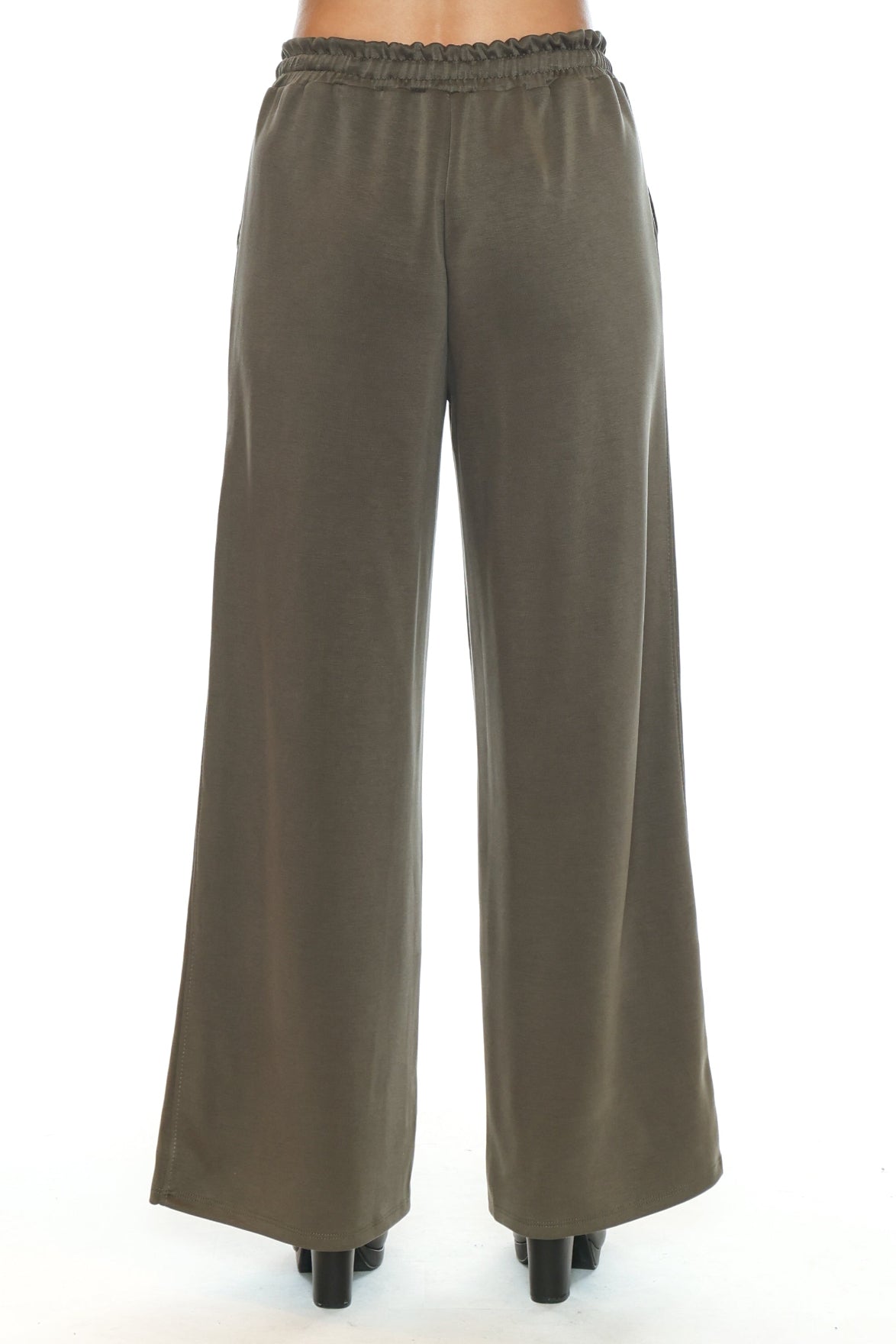 Everyday Wide Leg Pull-On Pant