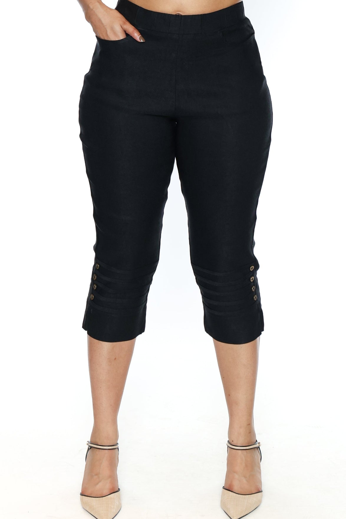 Button Detail Capri Pants