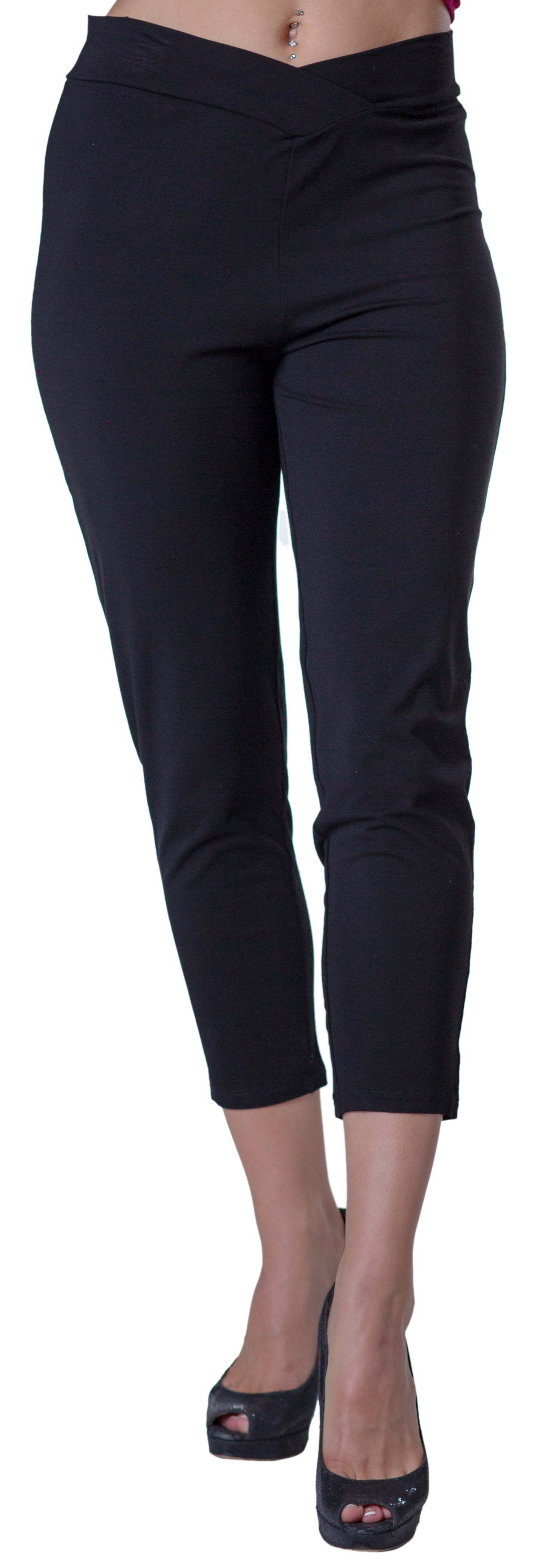 Women's Black Solid Polyester Capris